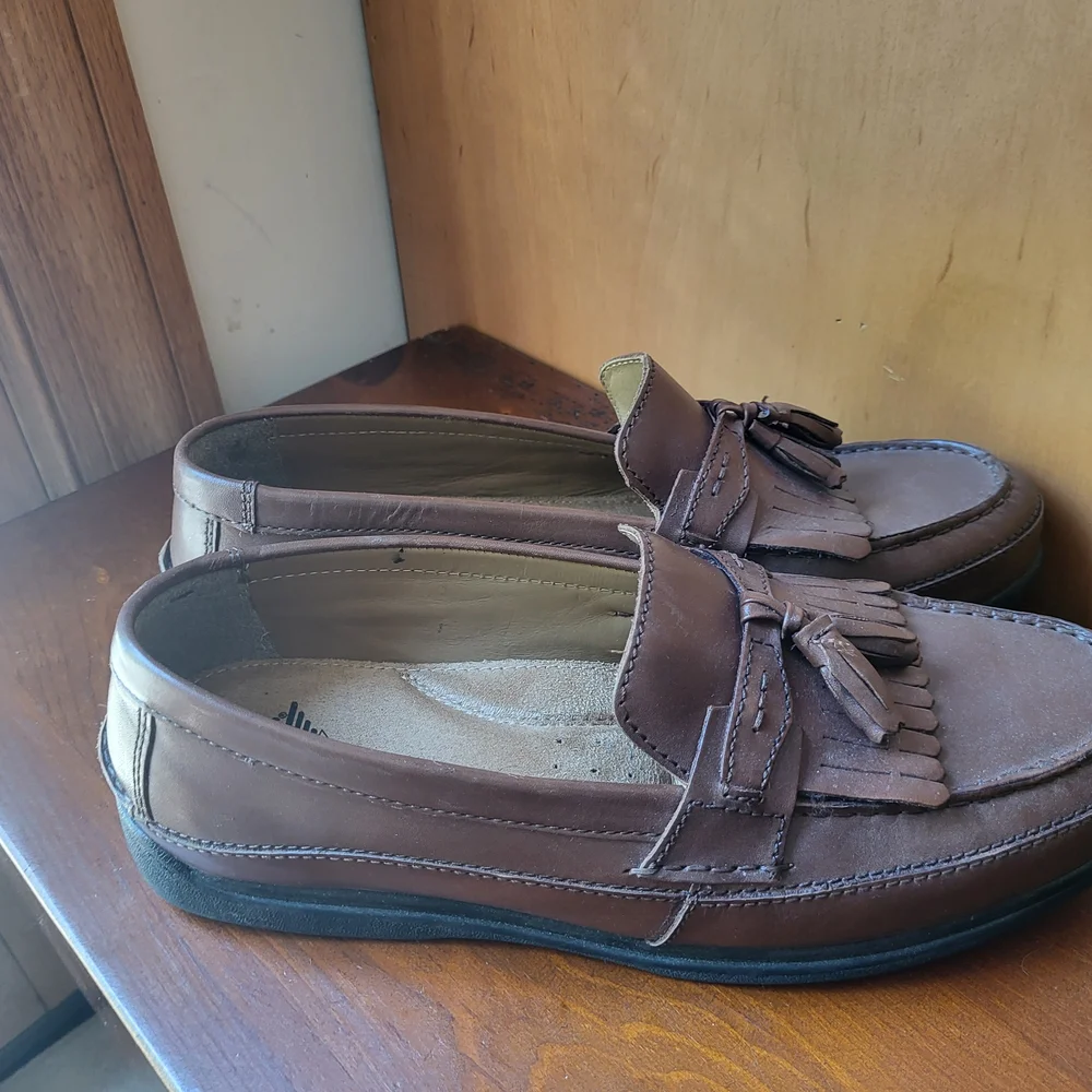 NEW Dockers Tan Leather Loafers with Fringe - 14